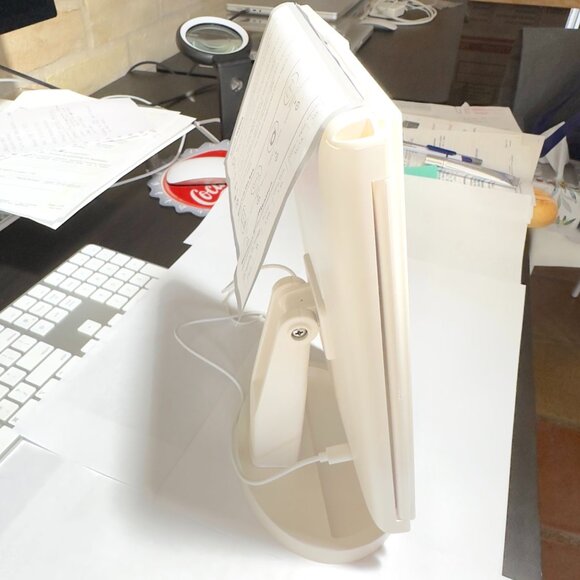 MAKEUP VANITY MIRROR LED Lights. 2X, 3X, 10X Magnification. USB CHARGING CABLE - Picture 8 of 16